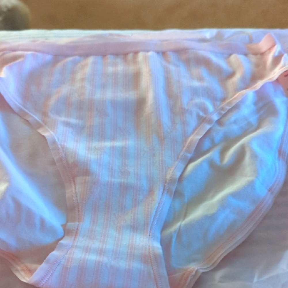 VS Pink & White Stripe M. New. New Sale